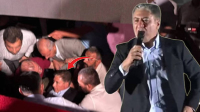 CHP Grup Başkanvekili Murat Emir Adıyaman mitinginde sahneden düştü, kaburgasını kırdı