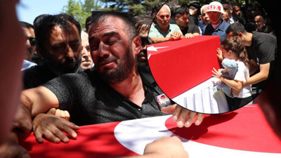 Türkiye 12 Mehmetçik'i uğurladı, yürekler dağlandı... Elinde oyuncağı, şehit babasının tabutuna sarılıp gözyaşı döktü