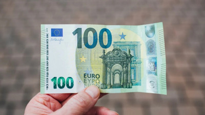 Trump’ın Gümrük Vergisi tehdidi zirveyi vurdu! Euro zirveden geriledi