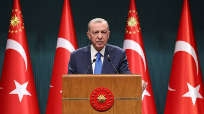 Bakanlar değişiyor dedikodusu... Kabinenin perşembe günü toplanması ve toplu yemek kulisleri hareketlendirdi