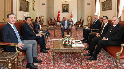 Terörsüz Türkiye Komisyonu öncesi ilk adım... Numan Kurtulmuş grup başkanvekilleriyle bir araya geldi