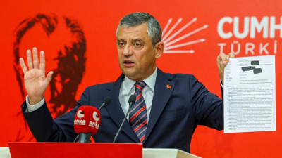 Özgür Özel’i yine trollediler! Murat Kapki’nin dilekçesindeki tarih çelişkisi ortaya çıktı..