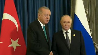 Çin'de kritik temas! Cumhurbaşkanı Erdoğan'dan Şanghay zirvesinde Putin'e davet: En yakın zamanda sizi ülkemize bekliyoruz!