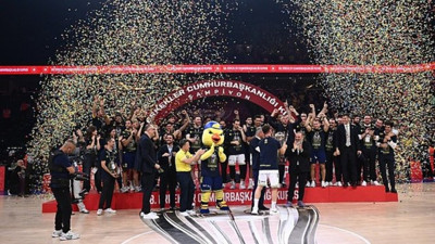 Derbide Beşiktaş yıkıldı, kupaya Fenerbahçe uzandı (Fenerbahçe Beko 85 - 83 Beşiktaş GAİN | Finalin özeti)