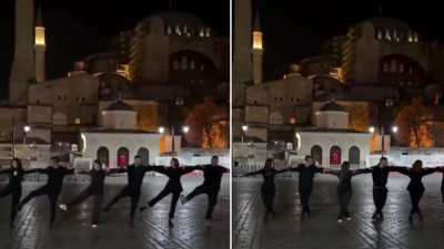 Yunan dans grubundan Ayasofya Camii önünde sirtaki provokasyonu! “Kutsal topraklarda dans ediyoruz”