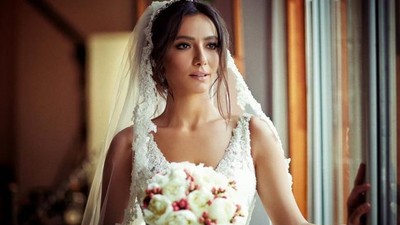 Öykü Gürman aşkı havalimanında buldu!