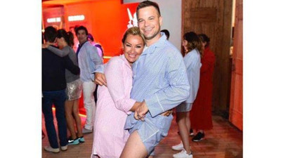 Pınar Altuğ ve Yağmur Atacan pijamalarıyla poz verdi!