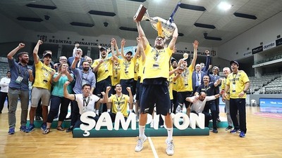 Beşiktaş'ı deviren Fenerbahçe şampiyon oldu! İşte maçtan kareler...