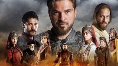 Diriliş Ertuğrul'un güzel yıldızı evlendi mi? Parmağındaki yüzük dikkat çekti!