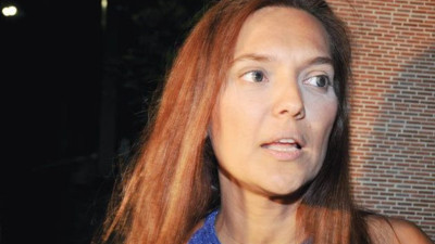 Demet Akalın: Senin elini kırarlar lan...!!!