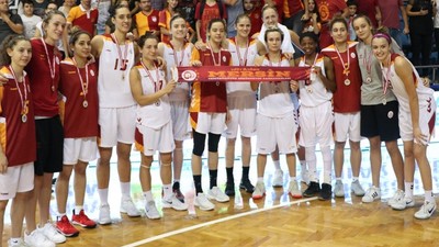 Galatasaray: 82 - USK Prag: 77