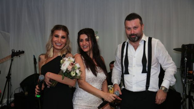 Sanat camiası bu düğünle bir araya geldi!