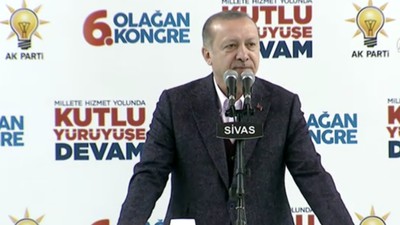"14 yaşındaki çocuğu bu TERÖRİSTLER bakın ne halde sürüklüyor!.."