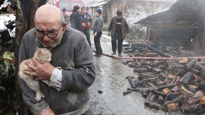 Bazen kaybedersin. Ama umutların vardır. Arkana bakmadan yoluna devam edersin.