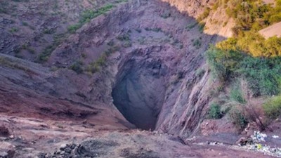 Dağcıların girdiği devasa delikten çıkanlar şoke etti!