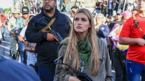 Venezuela'da halka silah dağıtıldı! ABD işgal söylemlerine karşı milis güçler harekete geçti