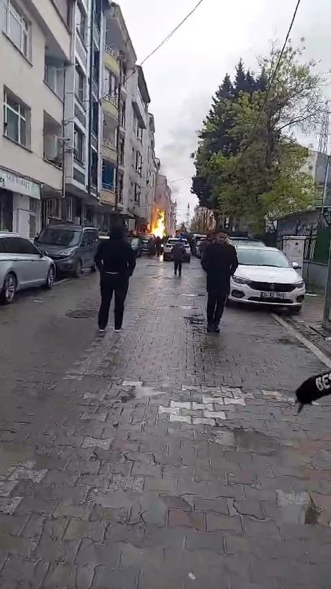 Esenyurt'ta 4 katlı binada doğal gaz patlaması - Resim : 3