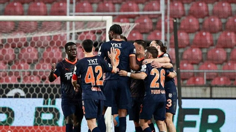 Başakşehir 3 puanı 4 golle aldı, haftayı kayıpsız kapattı (Hatayspor 2 - 4 Başakşehir | Maçın özeti)
