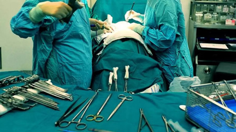 Uyuşturucuyla suçlandı, yıllarca hapis yattı, FETÖ'cü hakimler yüzünden hayatı çalındı! Cerrahın suçsuz olduğu anlaşıldı