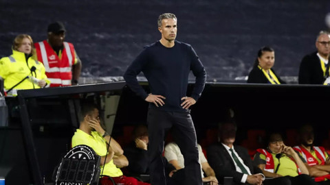 Robin van Persie Fenerbahçe'yi mağlup etti, bir ilki yaşadı