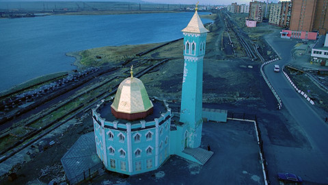 Dünyanın en kuzeyindeki camii Nurd Kamal Camii’ne kısa bir yolculuk