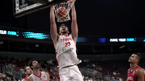 12 Dev Adam Portekiz'i yıktı, adını son 16 tutuna yazdırdı