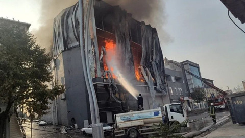 Alevler kısa sürede binayı sardı! 6 işçi hayatını kaybetti