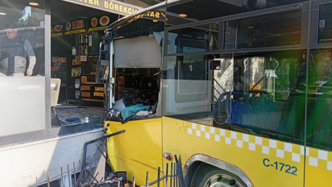 İETT otobüsü börekçiye girdi!