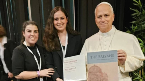 Papa’ya hediye edilen kitapta Osmanlı’nın gizli mimarları