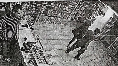 Market kamerası ortaya çıkardı: Hatice Yalman katledilmeden önce yardım işareti yaptı