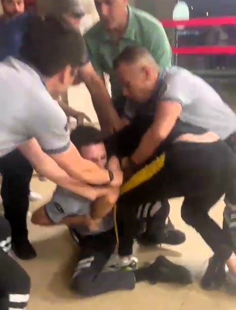 Denizli Pamukkale Üniversitesi Hastanesi'nde güvenlik görevlileri terör gazisine saldırdı! - Resim : 3