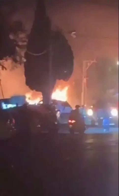 İran İsrail'i balistik füzelerle vurdu: Hayfa kenti yanıyor! - Resim : 5