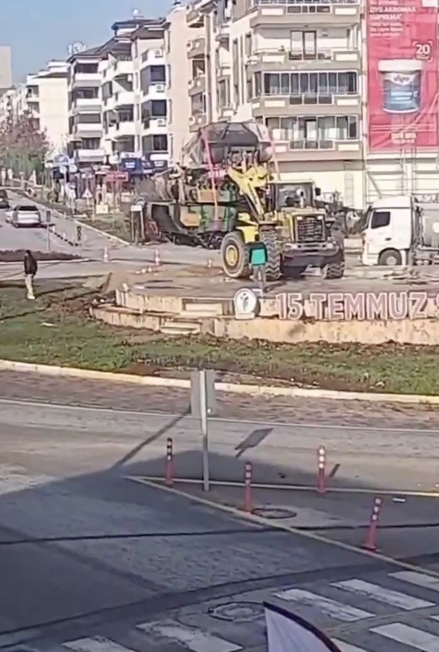 Her köşeye heykel açan CHP, 15 Temmuz anıtına tahammül edemedi