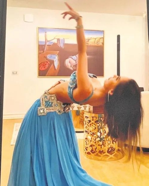 Jet bitti şimdi de villa skandalı patlak verdi! Oryantal Neda Şahin'in ifadesi ortalığı salladı: Buraya gelen en temiz kız sensin! - Fotoğraf: 7