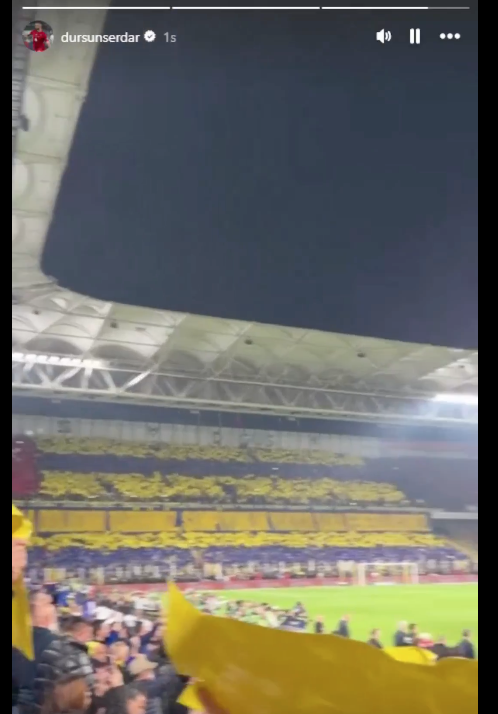 Serdar Dursun Fenerbahçe'yi derbide tribünden destekledi! Kocaelispor taraftarının tepkisi paylaşımı sildirdi - Resim : 2