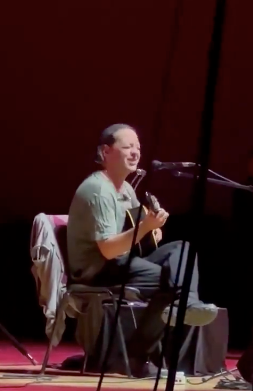 Üniversitede skandal konser: Duman solisti Kaan Tangöze'den Erdoğan ve devlete hakaret... Sütçü İmam rektöründen açıklama var! - Resim : 2