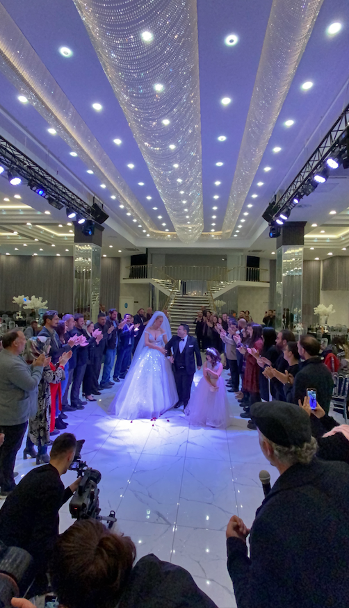 Tuğba Özay ile Okan Karacan rol gereği evlendi