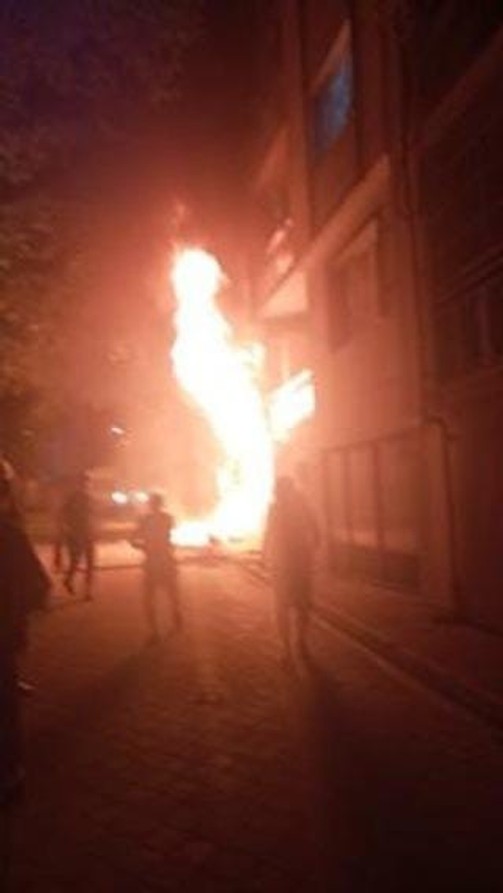 Yangına uykularında yakalandılar: Alevlerin arasından böyle kaçtılar! - Resim : 2