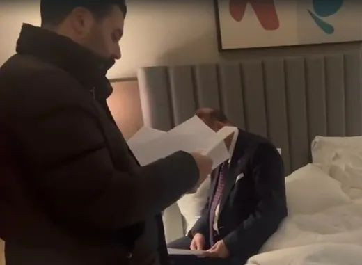 Otel odasında şok baskın: CHP'li Başkan Özkan Yalım ikinci telefonunu sevgilisinin iç çamaşırına sakladı! Görüntüler geldi... - Fotoğraf: 5