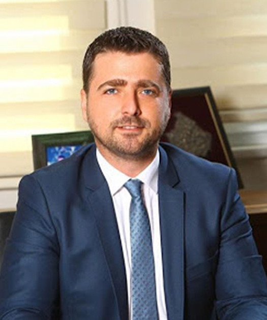 CHP’nin şaibeli kurultayında yeni skandal: Halı sahada ayağı kırılan başkan yerine yardımcısı sahte oy kullandı!