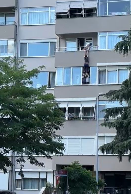 Gayrettepe'de can pazarı! İntihar etmek isteyen kadını son anda komşuları elinden yakaladı