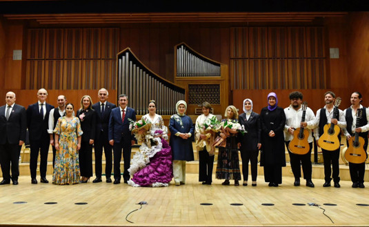 Filistin için tek yürek!  Emine Erdoğan: “Sanatın gücüyle Gazze'nin yaralı kalbine dokunduk”