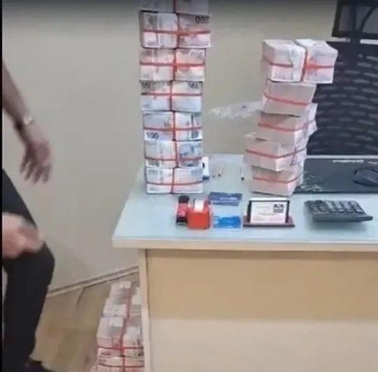 İmamoğlu’nun danışmanı Fatih Keleş'in ofisinde balya balya para ele geçirildi! - Resim : 2