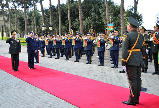 Bakan Akar, Azerbaycanlı mevkidaşı Hasanov ile görüştü - Resim : 2