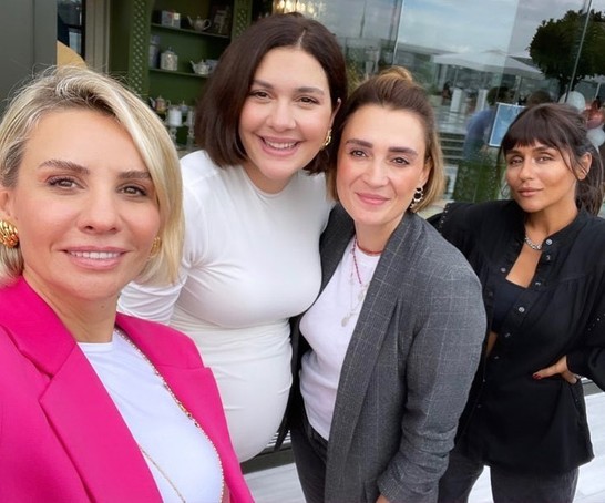 Leyla Bebek'in doğumuna günler kala Bergüzar Korel baby shower partisi düzenledi