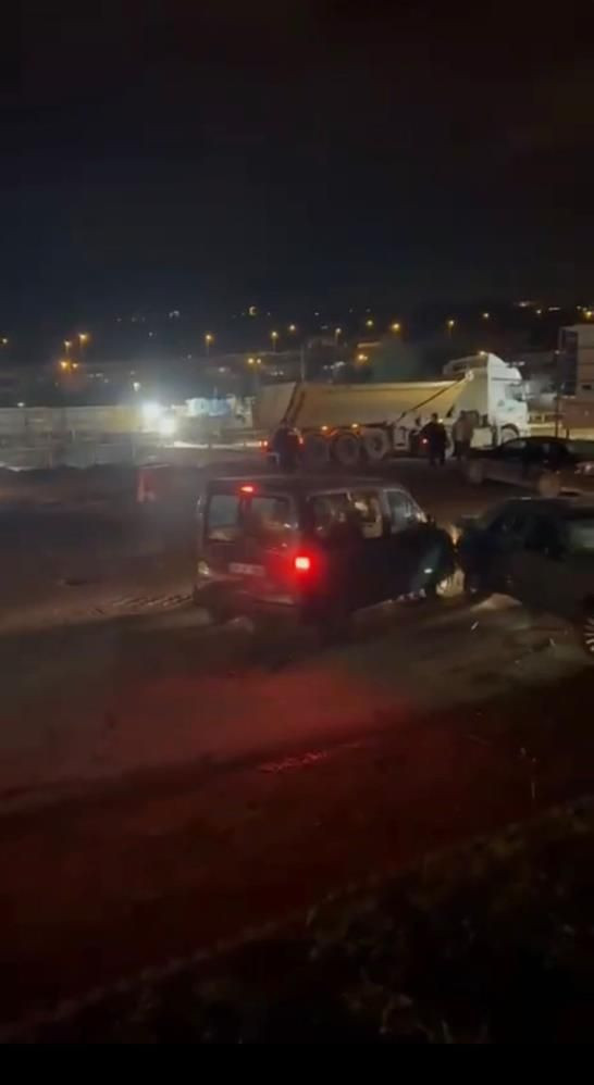 Görüntüler Kocaeli'den Öfkelenen sürücü ortalığı birbirine kattı - Fotoğraf: 3