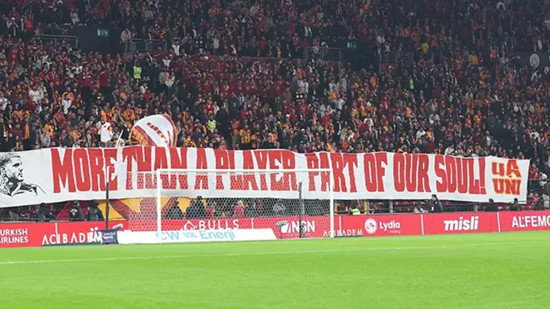 G.Saraylı taraftarlardan Icardi'ye özel pankart