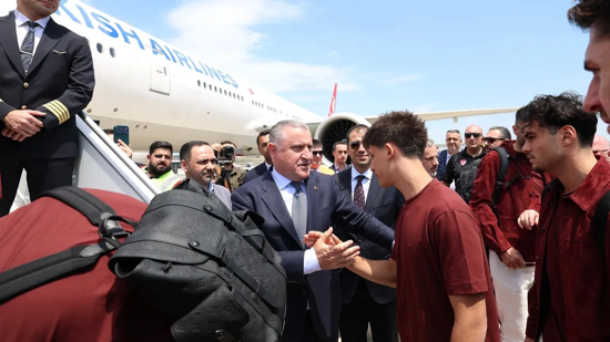 Milliler, Dünya Kupası'na TOGG konvoyuyla uğurlandı