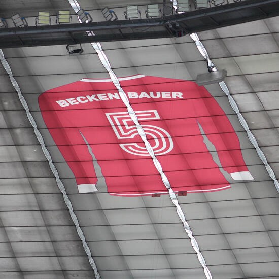 Bayern Münih Franz Beckenbauer'in 5 numaralı formasını emekliye ayıracak