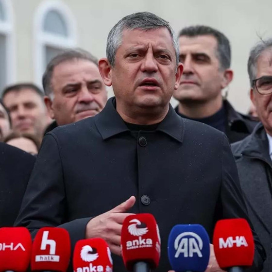 Vay be diyeceksiniz: 200 çöp konteyneri! Özgür Özel CHP'nin deprem bölgesindeki faaliyetlerini anlattı